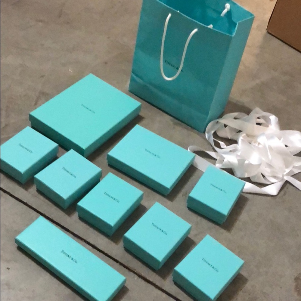 NOT FOT SALE::: Tiffany & Co Bag, boxes and ribbon